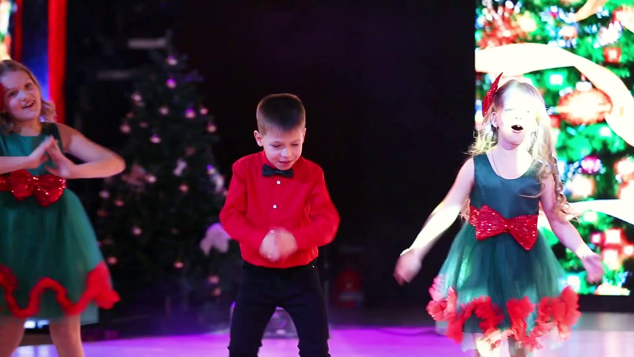 Ансамбль вокальной студии «SYI» Группа 119 на Новогоднем Шоу "Будь звездой!" (8 сезон)