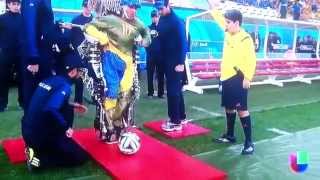 Paraplegic Wearing Robot Suit Kicks Off World Cup in Brazil