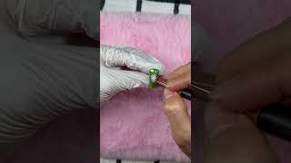 NailArt Kiwi. Cat Eye #nailart #nazlynailstudio #nails