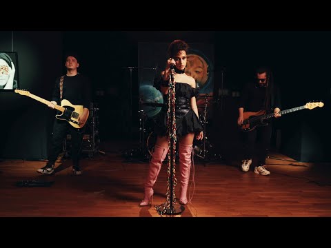 Holy Molly - Pastila De Somn | Art Gallery Session