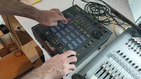 Akai Remix 16 Sampler.