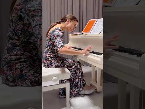 Любовь Успенская посадила свою дочь за рояль играть Шопена