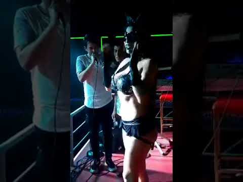 Sthephanie Venturo de Gatubela en Discoteca