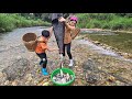set fish traps with bamboo baskets, harvest fish and bring them back to the village to sell