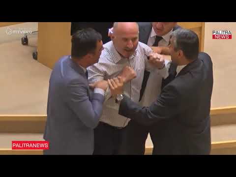 ემზარ კვიციანი ოპოზიციონერ დეპუტატებს დაუპირისპირდა