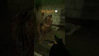 Black Mesa: Bullsquid eating a Human