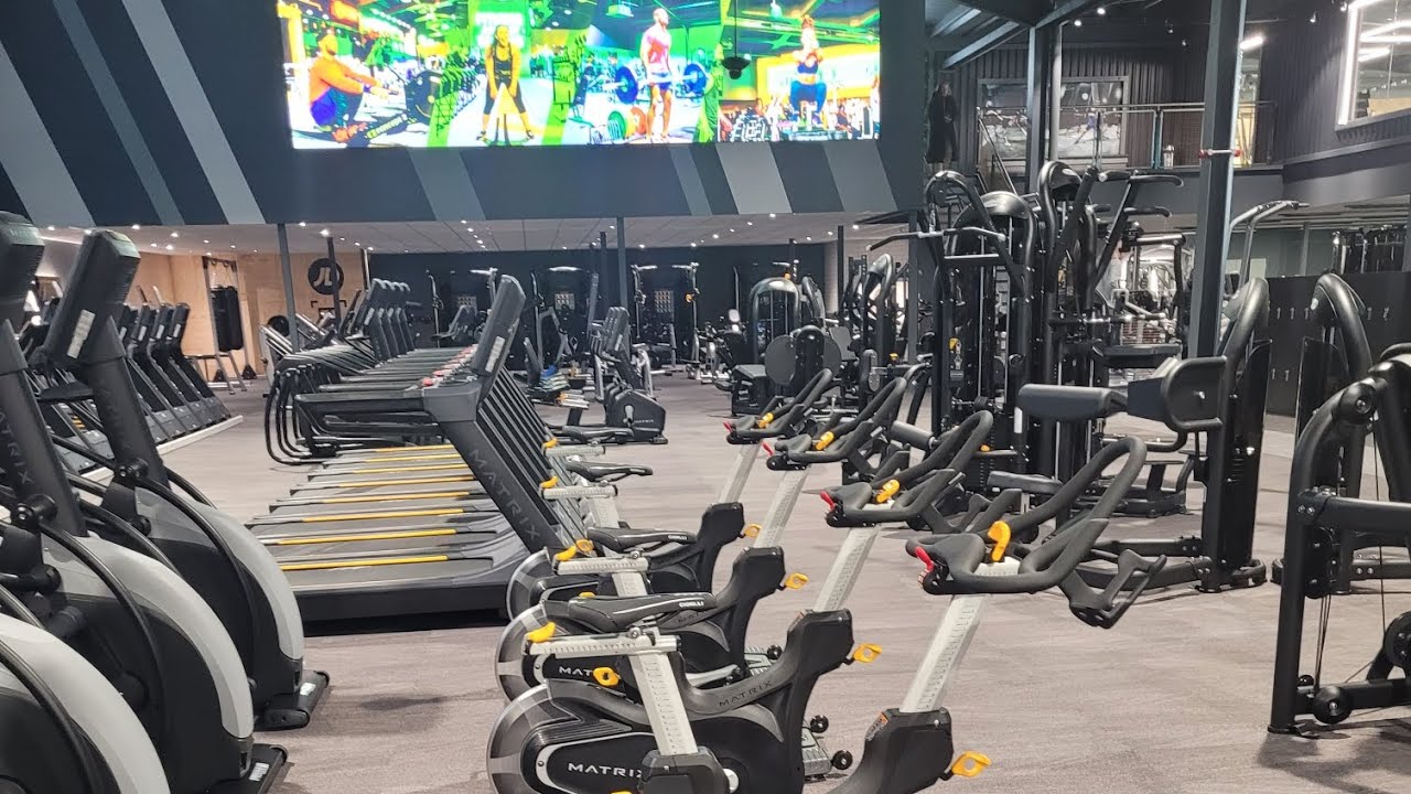 TOUR AT NEW JD GYM IN BELFAST NORTHERN IRELAND gym belfast YouTube