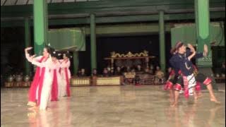 Tari Cipat-Cipit (Pend.Seni Tari UNY) di acara nemlikuran SMKI Surakarta 2015