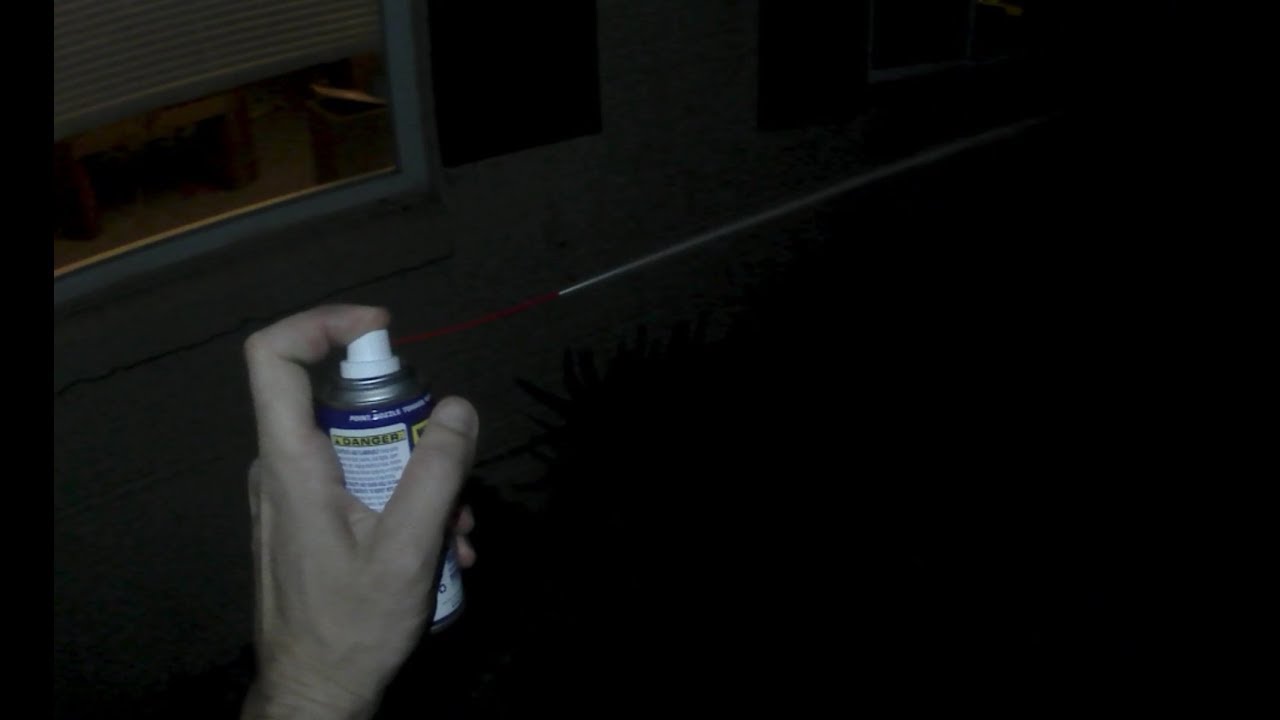 Using WD-40 to kill yellow jackets / wasps - YouTube