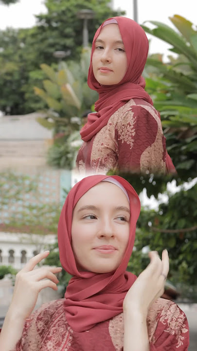 Malay girls are very good at styling shawl hijabs.