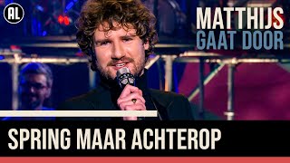 Video thumbnail of "Rosenberg Trio en Thijs Boontjes – Spring Maar Achterop | Matthijs Gaat Door"