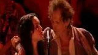 Norah Jones & Keith Richards - Love Hurts chords