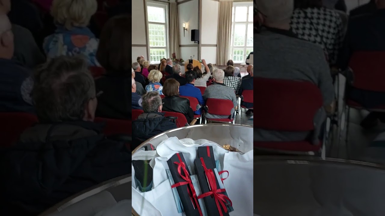 Pianist Stefan Kling zum 50. Dienstjubiläum von Renate Tischer.