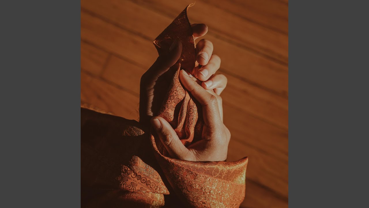 Marigolds adlı videoyu YouTube'da izle Marigolds adlı videoyu YouTube'da izle