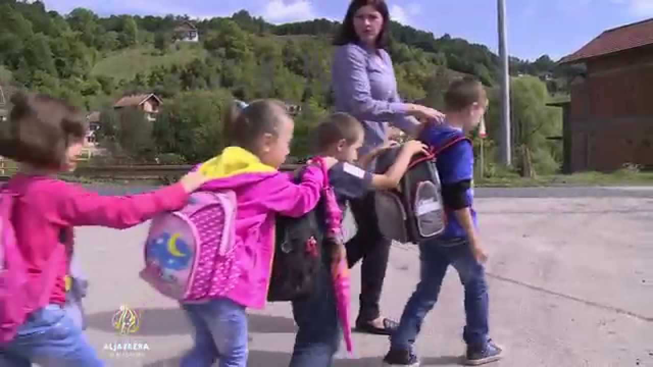 البوسنية في سريبرينيتسا، و"البوسنية" في أماكن أخرى