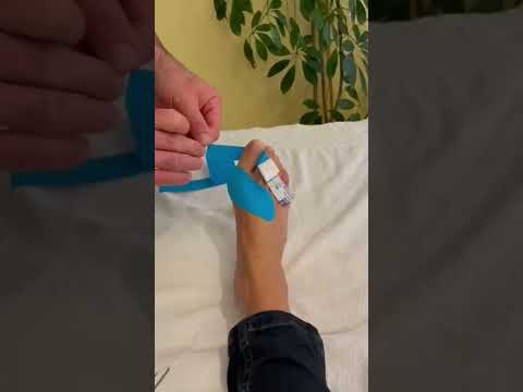 Video: 4 Cara untuk Bunion Tape