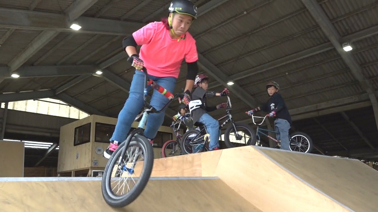 BMXやスケボーの屋内施設オープン！五輪出場の中村輪夢選手ら