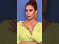 قائمة بالفنانين الموالين للنظام شورت شورتس      