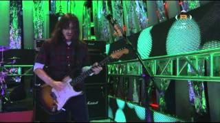 Video thumbnail of "Red Hot Chili Peppers - Dani California - Live at Fuse Studios"