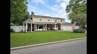 4 Royal Oak Ct Holbrook, NY 11741