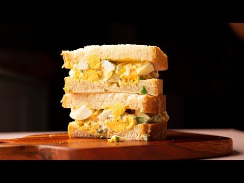 Egg salad sandwich