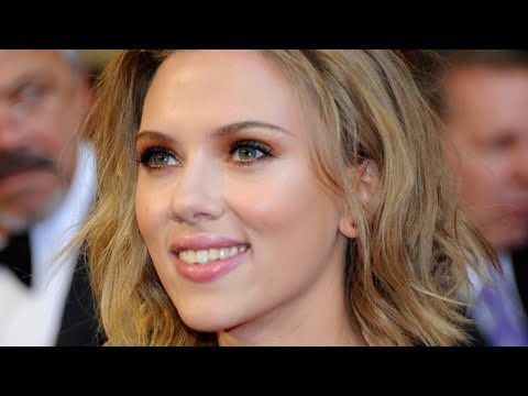 Video: Scarlett Johansson begjærte skilsmisse