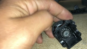 Inside look of the Metal diff gears 1/18 ECX Torment