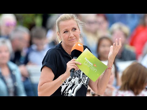 Dame Taetowierte Braungebrannt Partnertausch