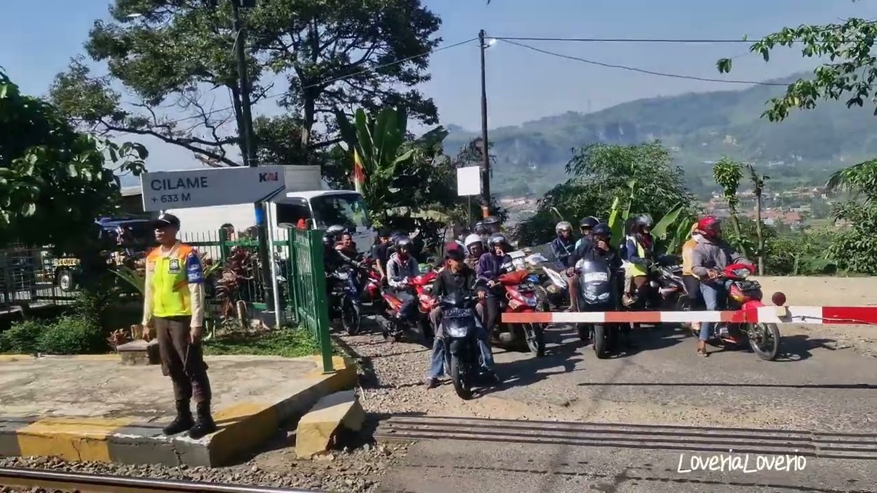 Naik Kereta ke Bandung, Seruuuu