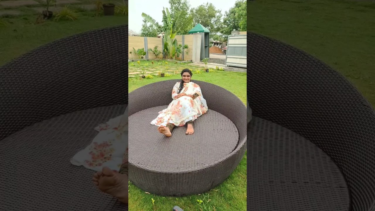 కోవెలలో పావురమే దేవుడు పంపిన దీవెన తానని అన్నది...🥰💃//Swathi Varun..!