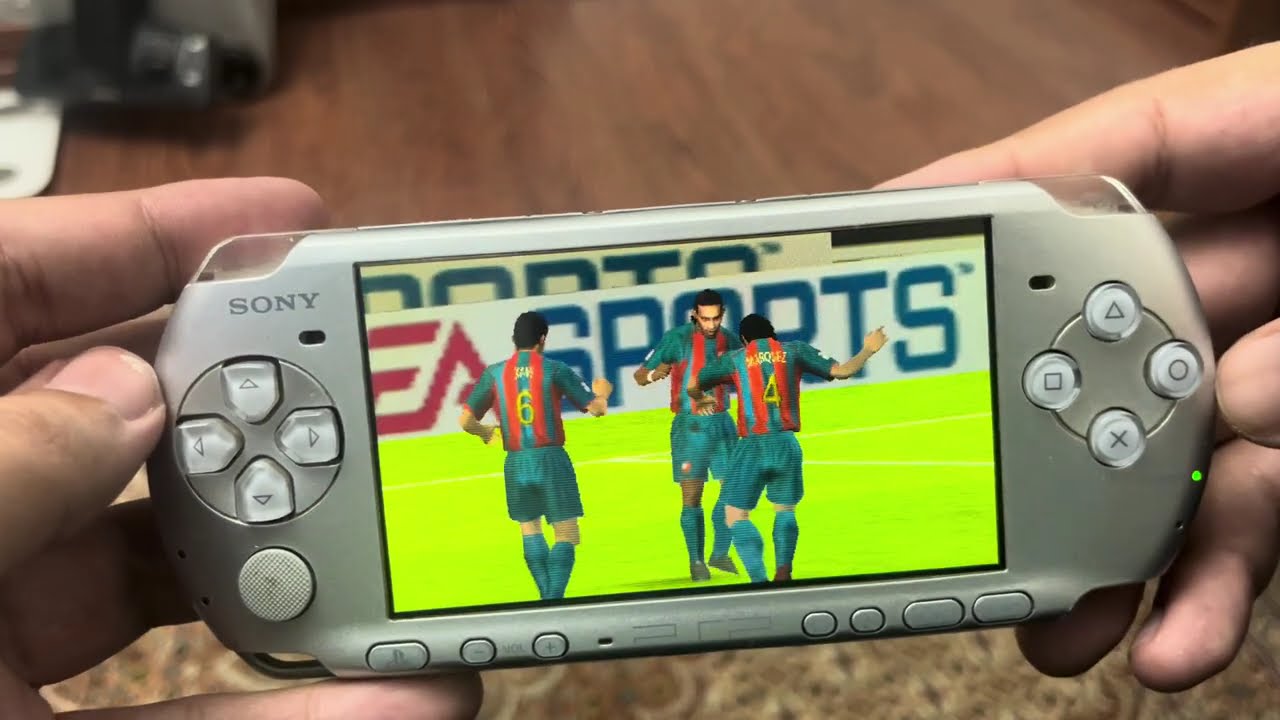 🎮 Can FIFA 2004 Still Be Fun in 2025? | PSP 3000 Gameplay ⚽️