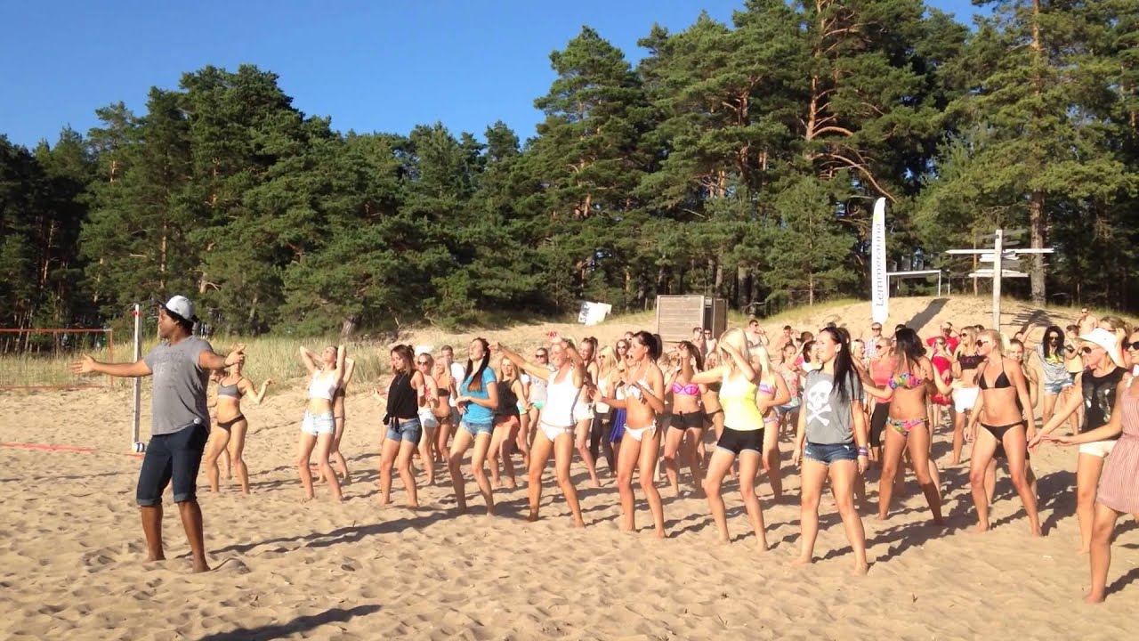 VDJ Enrique (DJNrike) dancelesson on the beach in Lemmeranna
