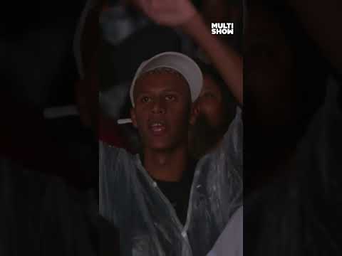 Alok homenageia MC