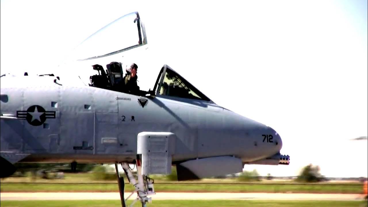 Yalangoch Army guruhi Aviatorning musiqiy videosida paydo boladi. Yalangoch Army guruhi Aviatorning musiqiy videosida paydo boladi.