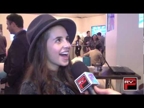 carly-rose-sonenclar's-favorite-food,-scary-movie-and-what-she-calls-her-fans!