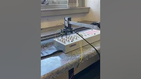 Vibration Control of a light-weight cantilever beam (closed-loop testing)