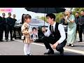 Mom in Danger! Little Girl Recognizes CEO Dad&Stops a Luxury Car—CEO Take them Home, Spoiled!