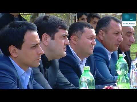 სოფელ აზიზქენდის სკოლაში დედაენის დღე აღნიშნეს