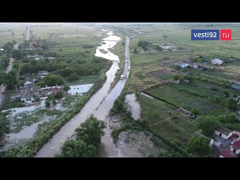 В Крыму из-за ливней затоплена часть села