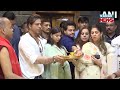 Shah rukh khan and his daughter suhana khan offered prayers at shirdi sai baba temple maharashtra