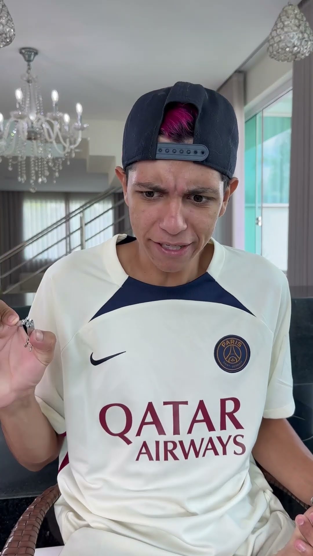 QUANDO EU DECIDO CORTAR AS UNHAS