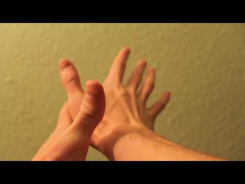 How to crack the lower thumb joint