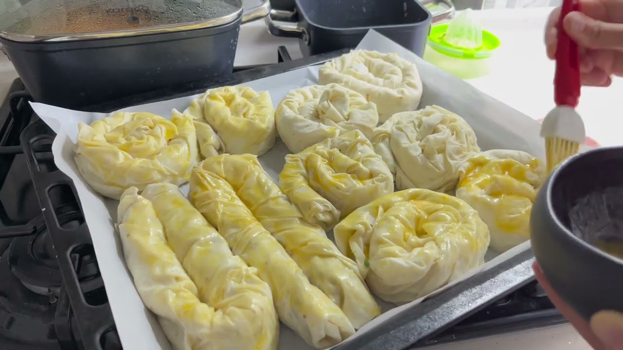 Mutfak vlog❤️Kıymalı ve peynirli nefis börek yaptım sırrı sosunda🥐Latte'ye yeni su pınarı aldık😸