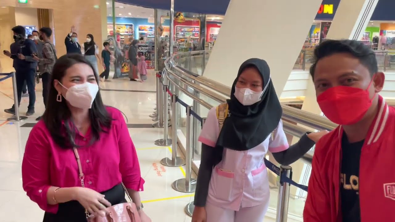 KE KIDZTANIA HADIRI LAUNCHING RIKO STUDIO ANIMASI DGN  ARI UNTUNG,TEUKU WISNU DAN BERMAIN DISANA :)