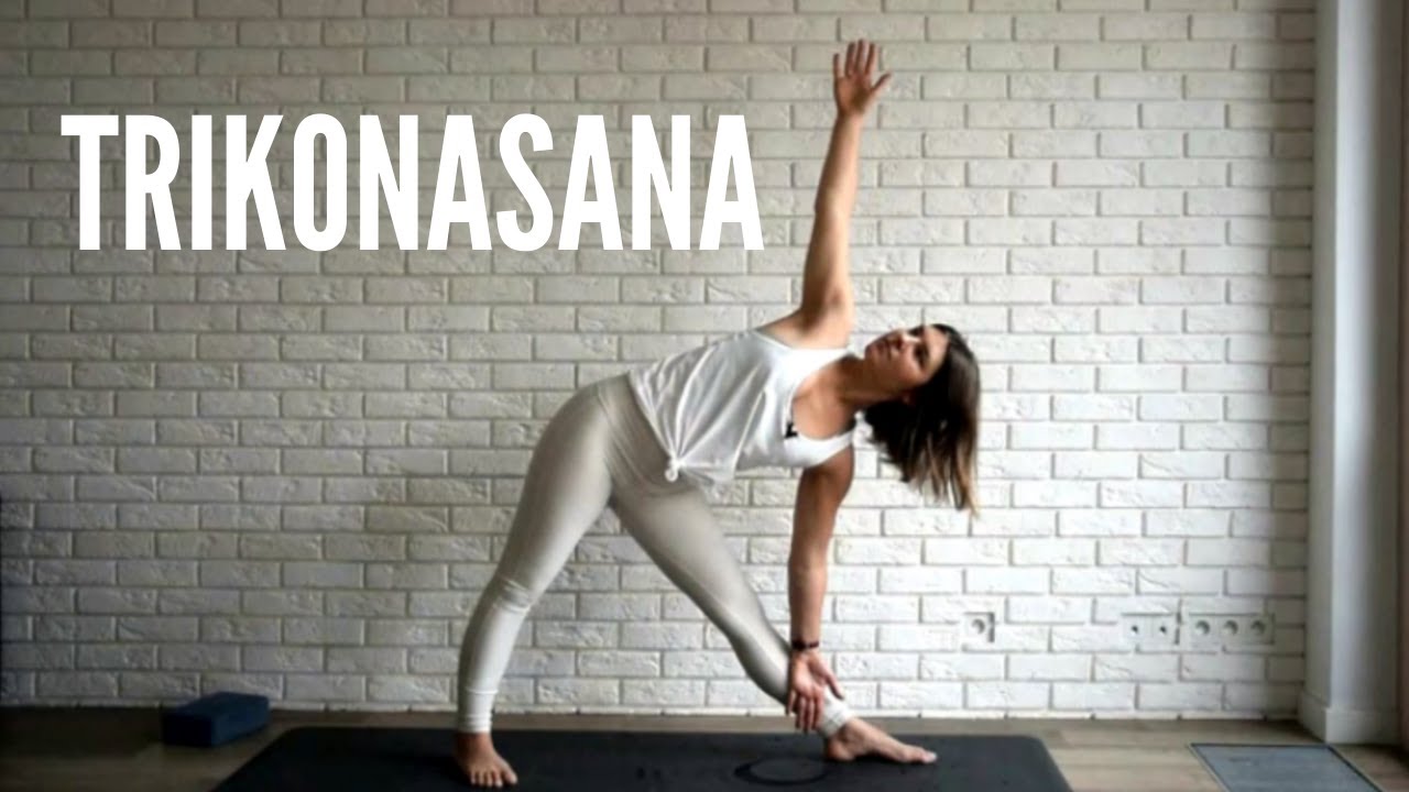 Jak zrobić pozycję Trójkąta - Trikonasana krok po korku