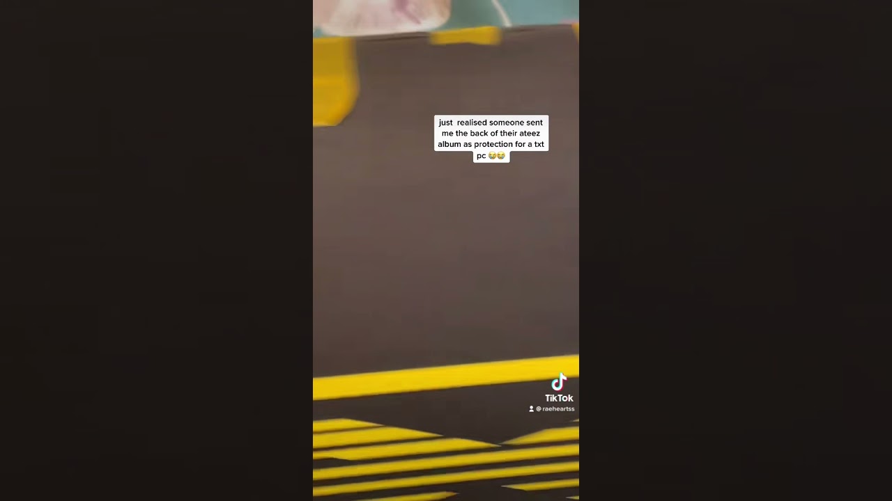 bought a txt pc got a ateez album instead?!