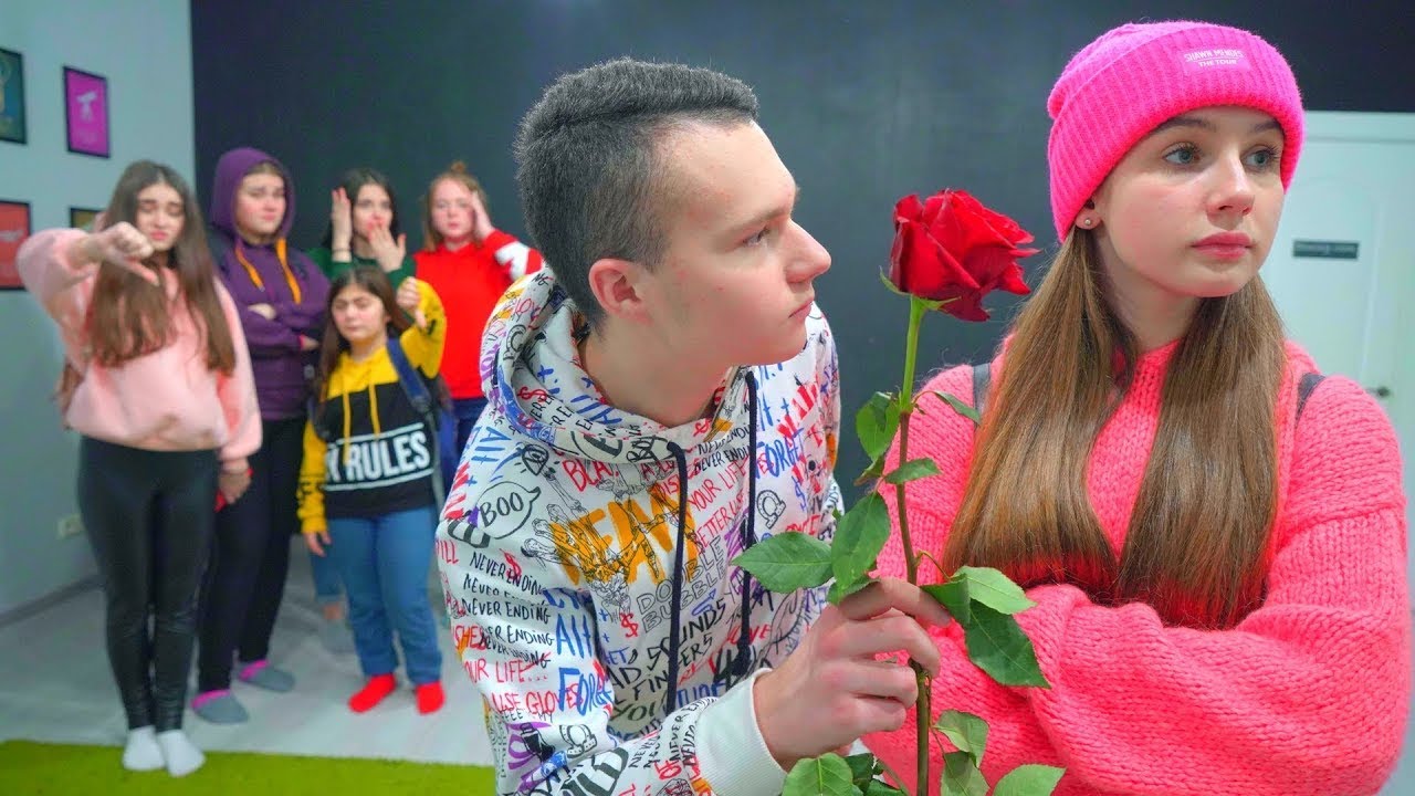 KAIP PRASTI VISŲ BERNIUKŲ DĖMESĮ! Kenksminga Diana!