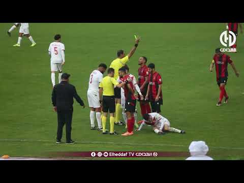 شاهد لحظة تعرض لاعب شباب بلوزداد كاسيس لعرقلة من قبل قائد فريق اتحاد العاصمة أدم عليلات