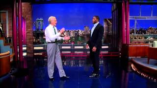 David Letterman   Michael Strahan Tackles Dave