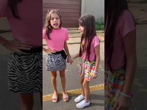 A Rua Misteriosa #shorts Jessica e Laurinha e Helena